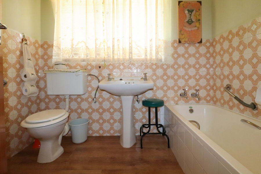 To Let 3 Bedroom Property for Rent in La Hoff North West